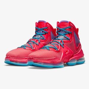 Lebron 19 “Superman” size 12